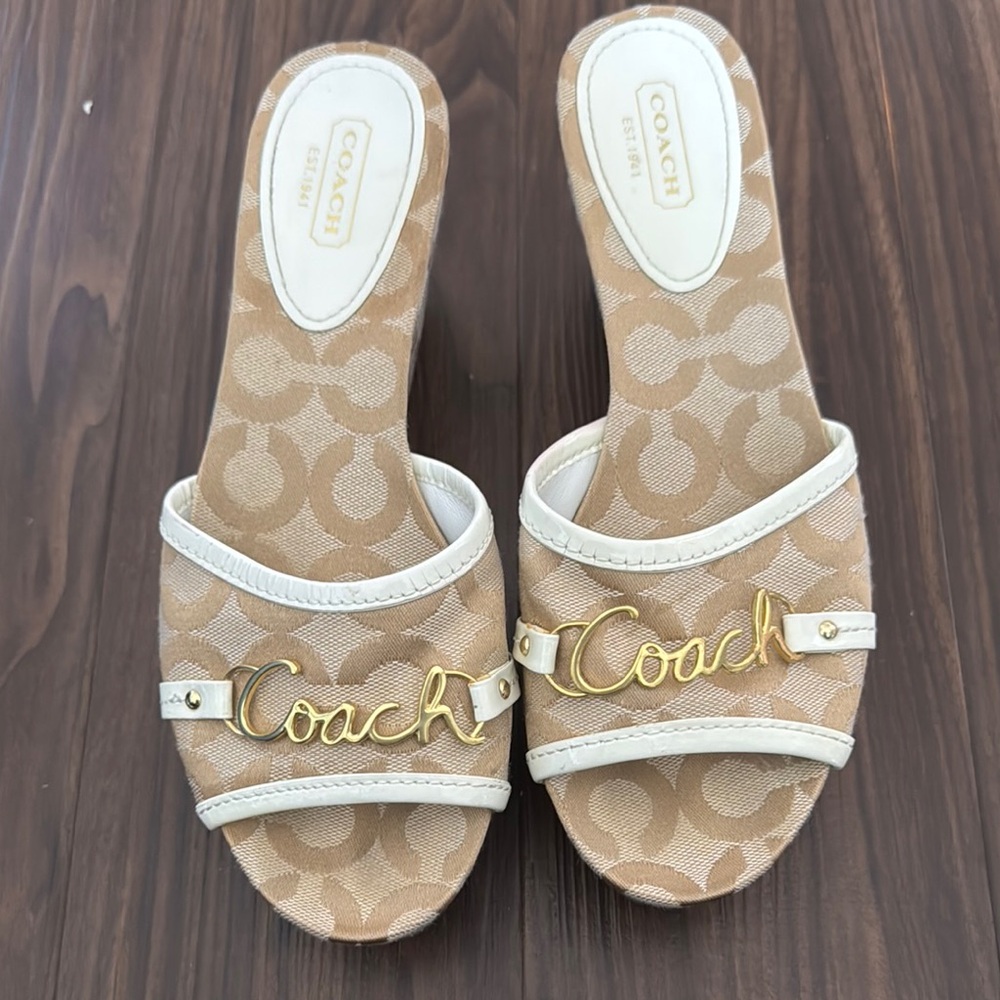 Coach Women's Beige and White Sandals with Gold Accents